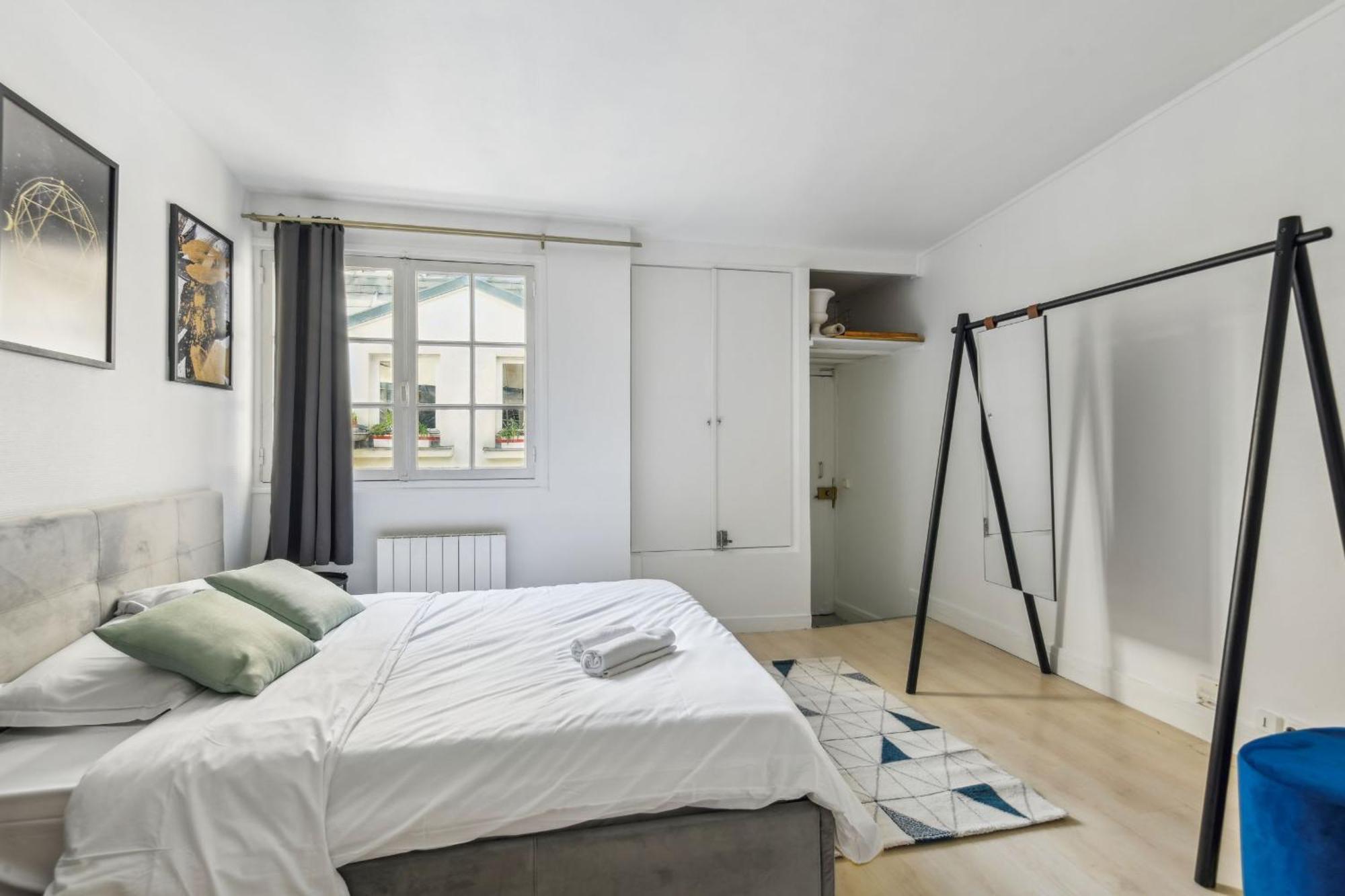 Pont Neuf & Jardin Du Luxembourg - Cityapartmentstay *