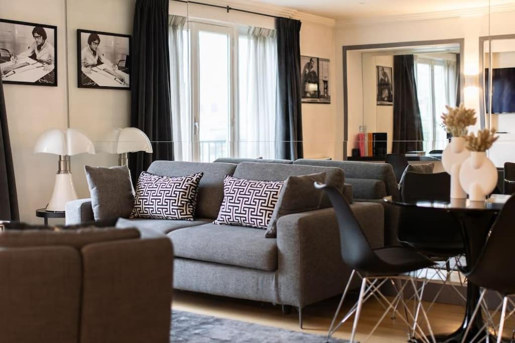 Appartement Avenue Montaigne Saint Honore Paris