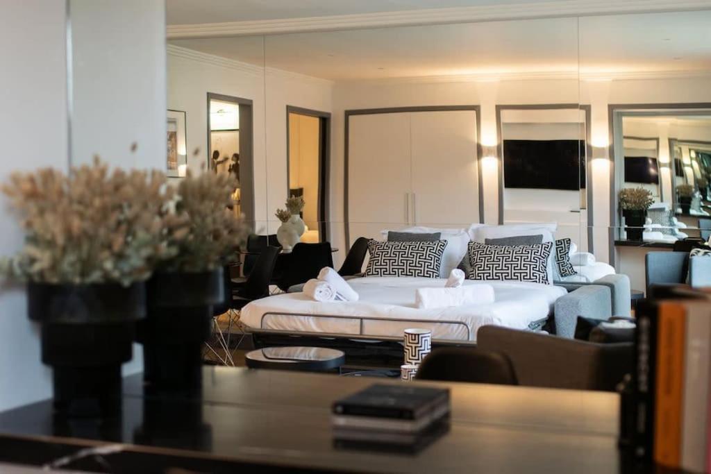 Appartement Avenue Montaigne Saint Honore Paris