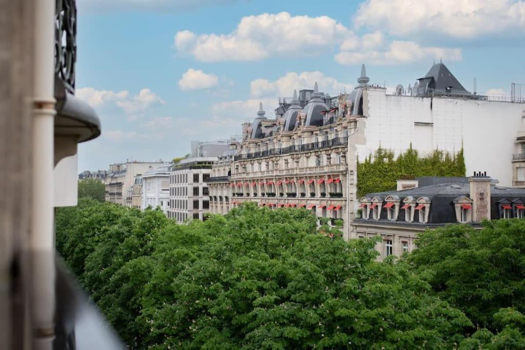 Appartement Avenue Montaigne Saint Honore *