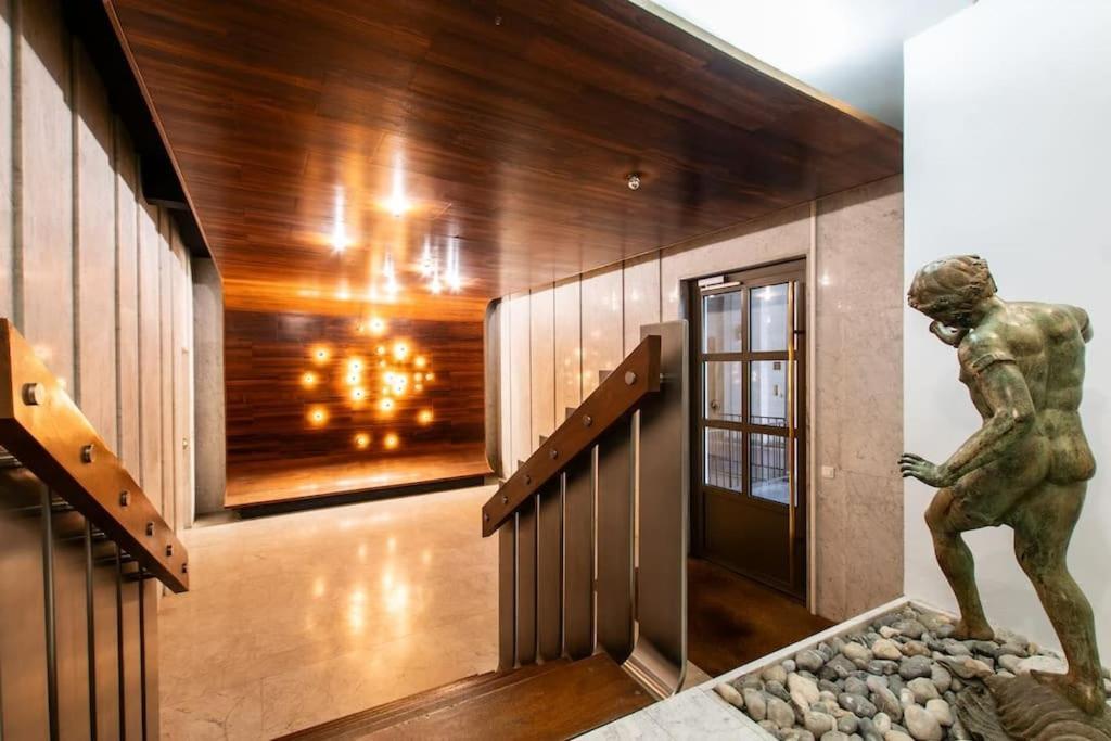 Appartement Avenue Montaigne Saint Honore Paris