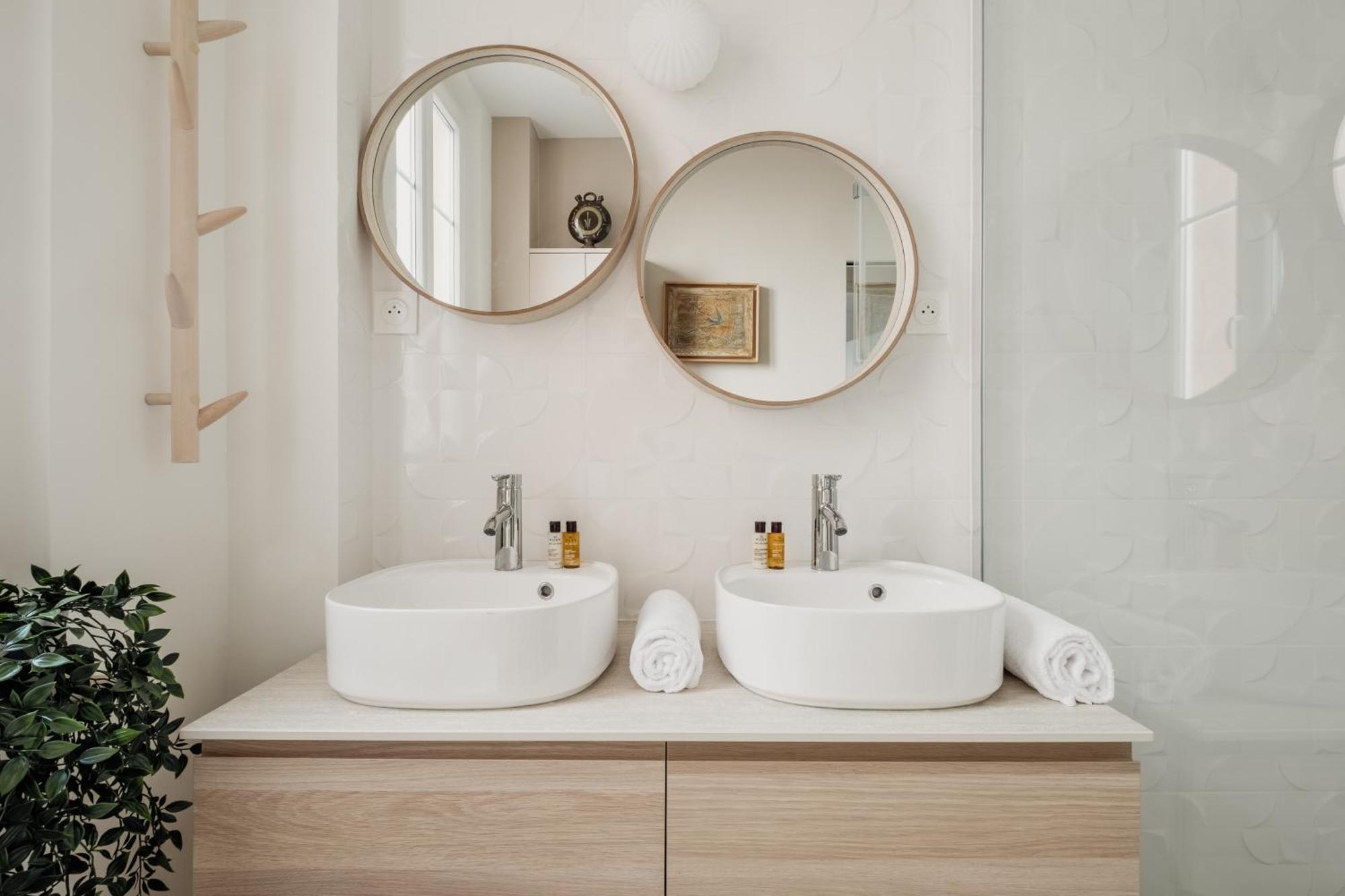Apartment Veeve - La Vie Est Belle Paris