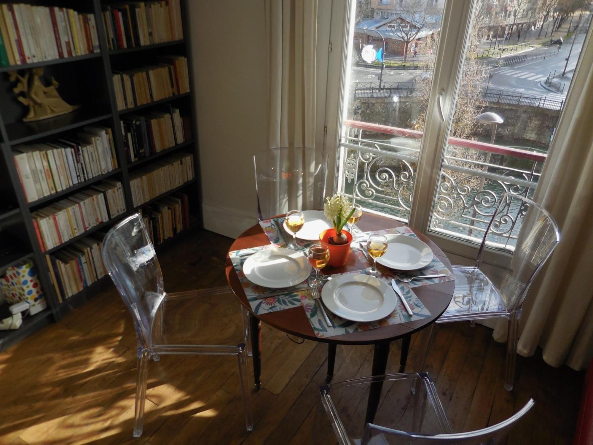 A Paris, Au Bord De L'eau Appartement *