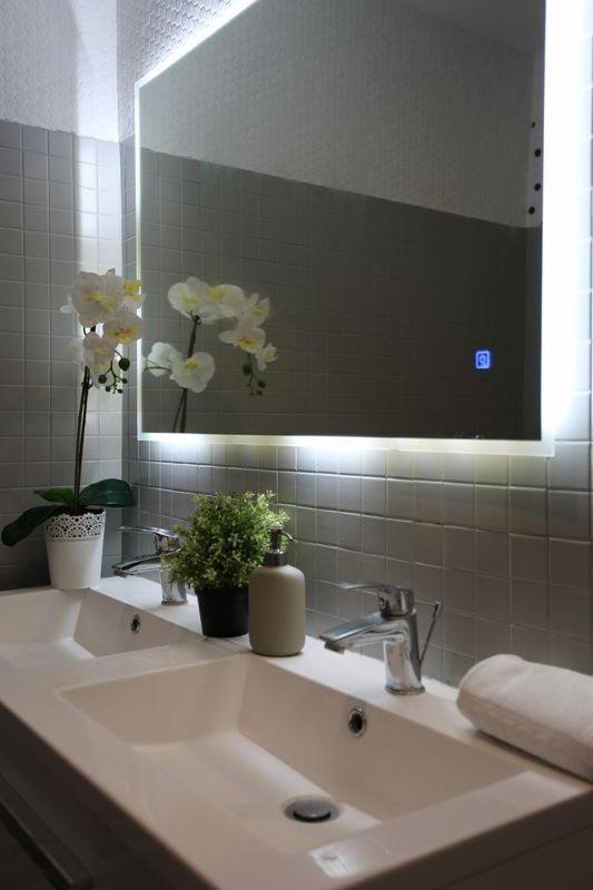Triplex 250m² 6ch - Clim - Tres Spacieux - * Paris