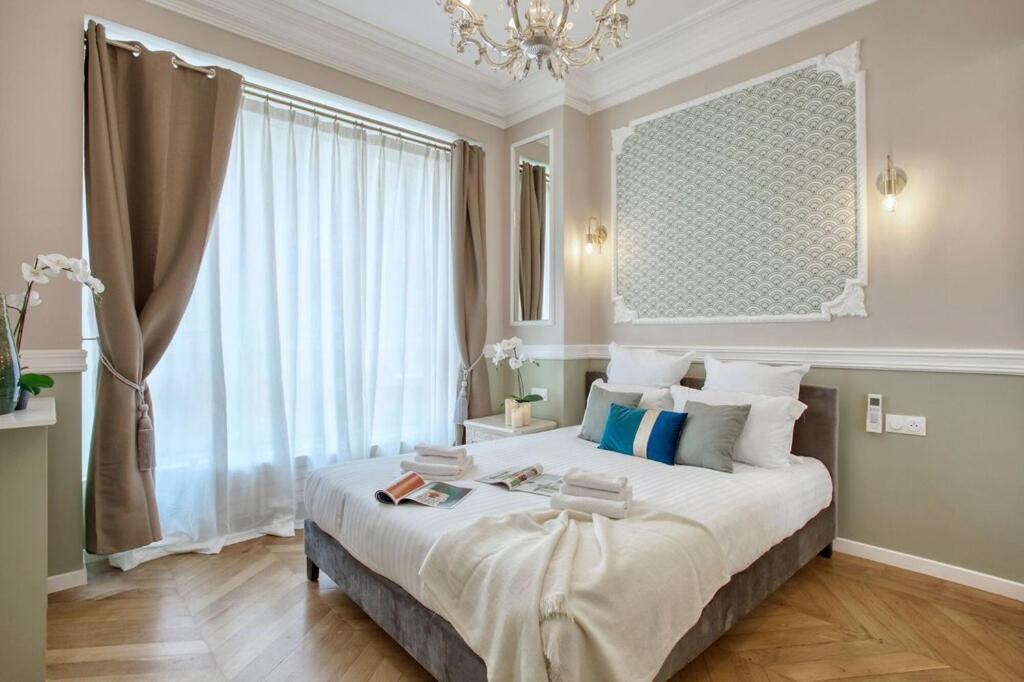 160m² 6ch-haussmannien Climatise & Ascens Apartment