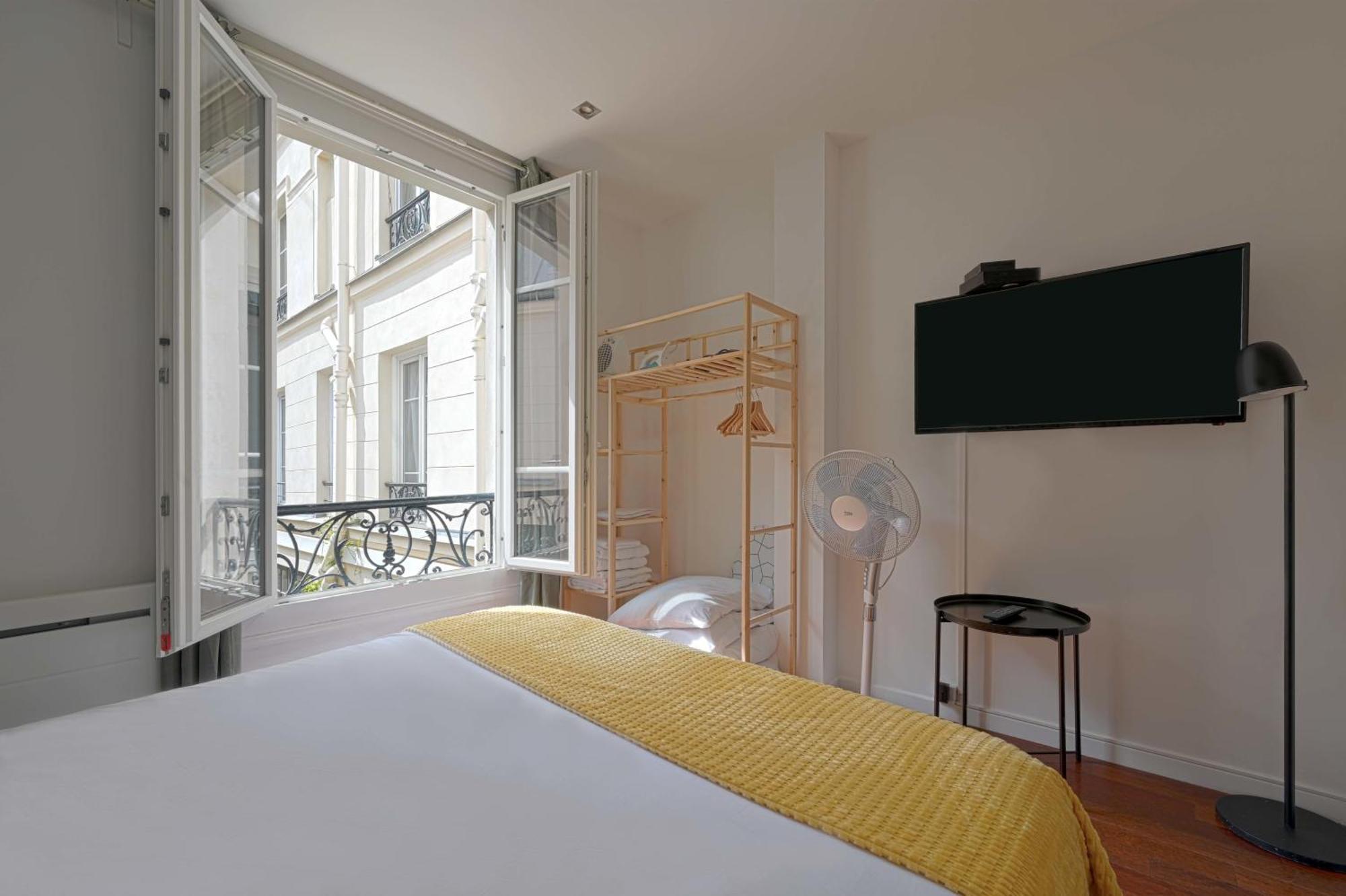 Small Studio Next To Invalides