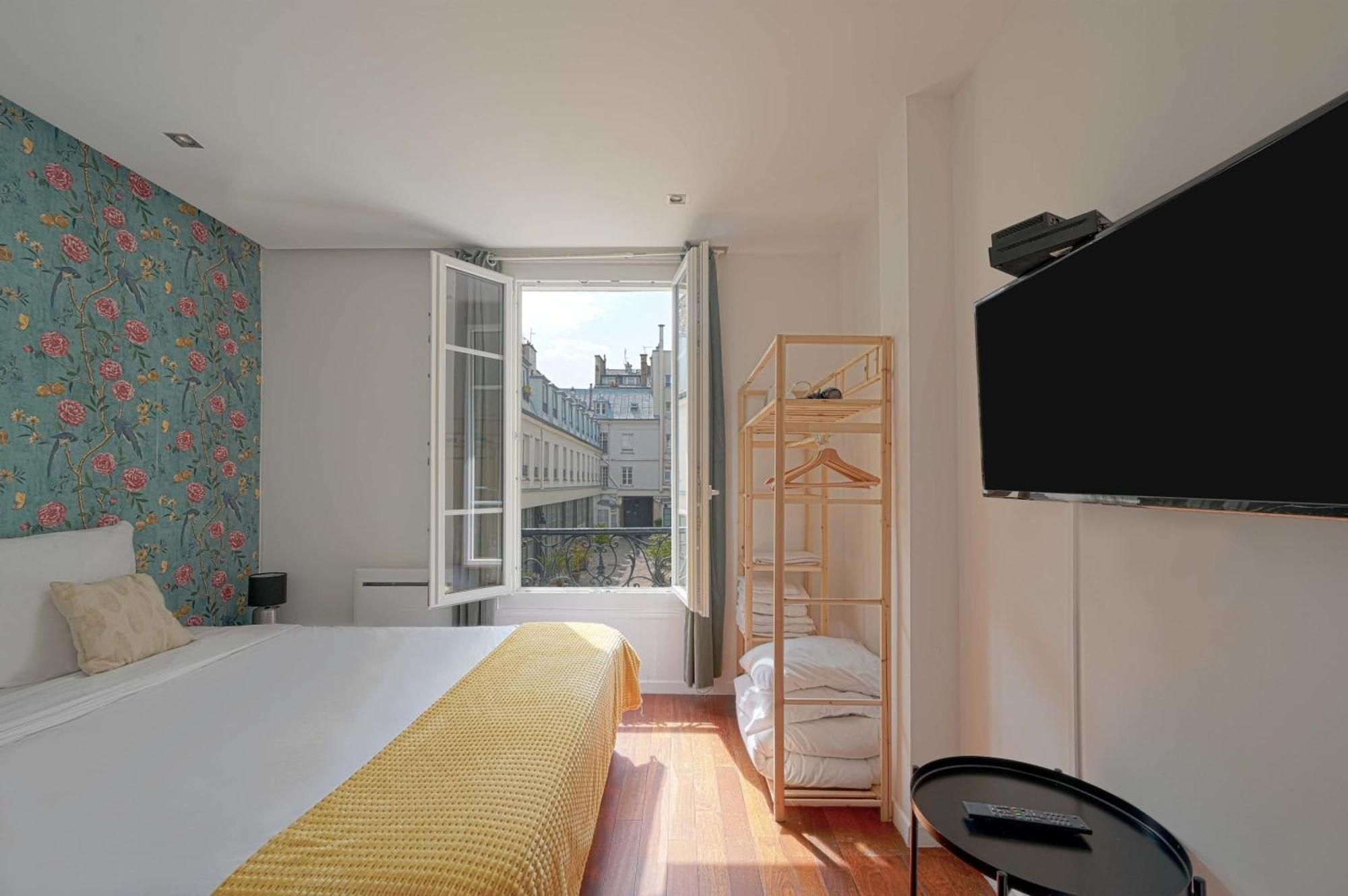 Small Studio Next To Invalides