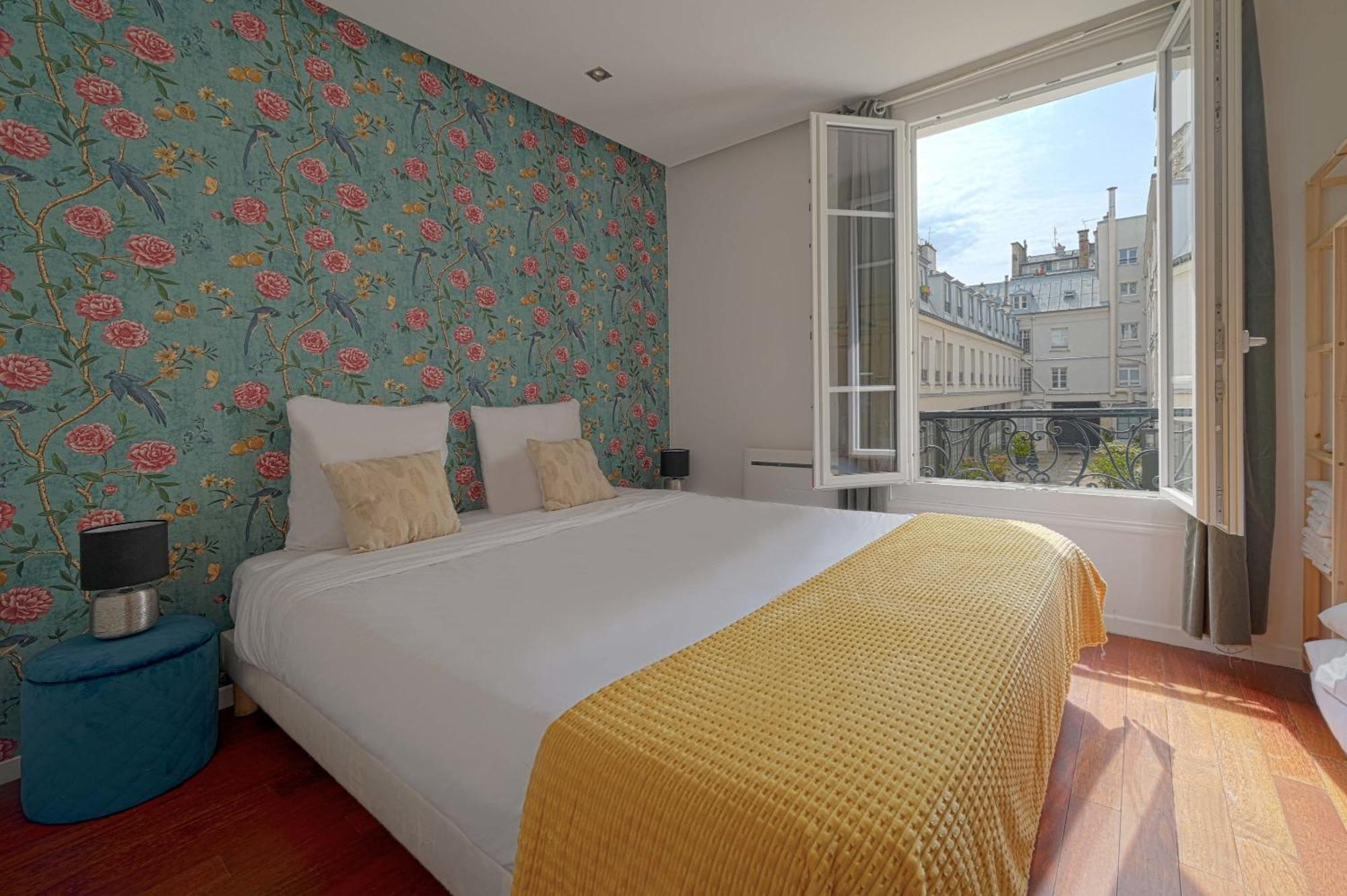 Small Studio Next To Invalides Apartment