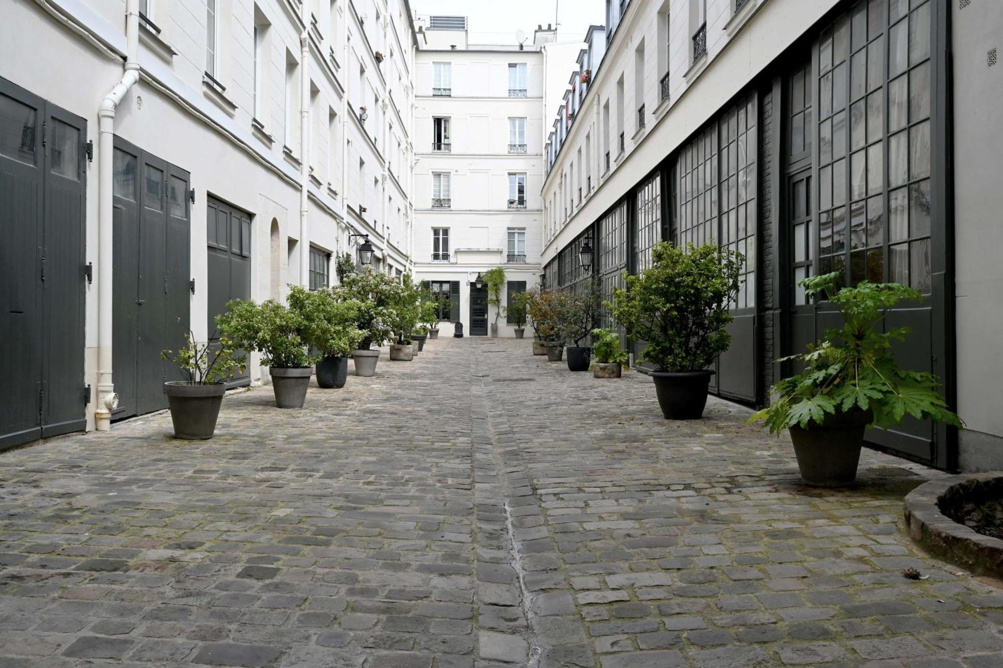 Small Studio Next To Invalides
