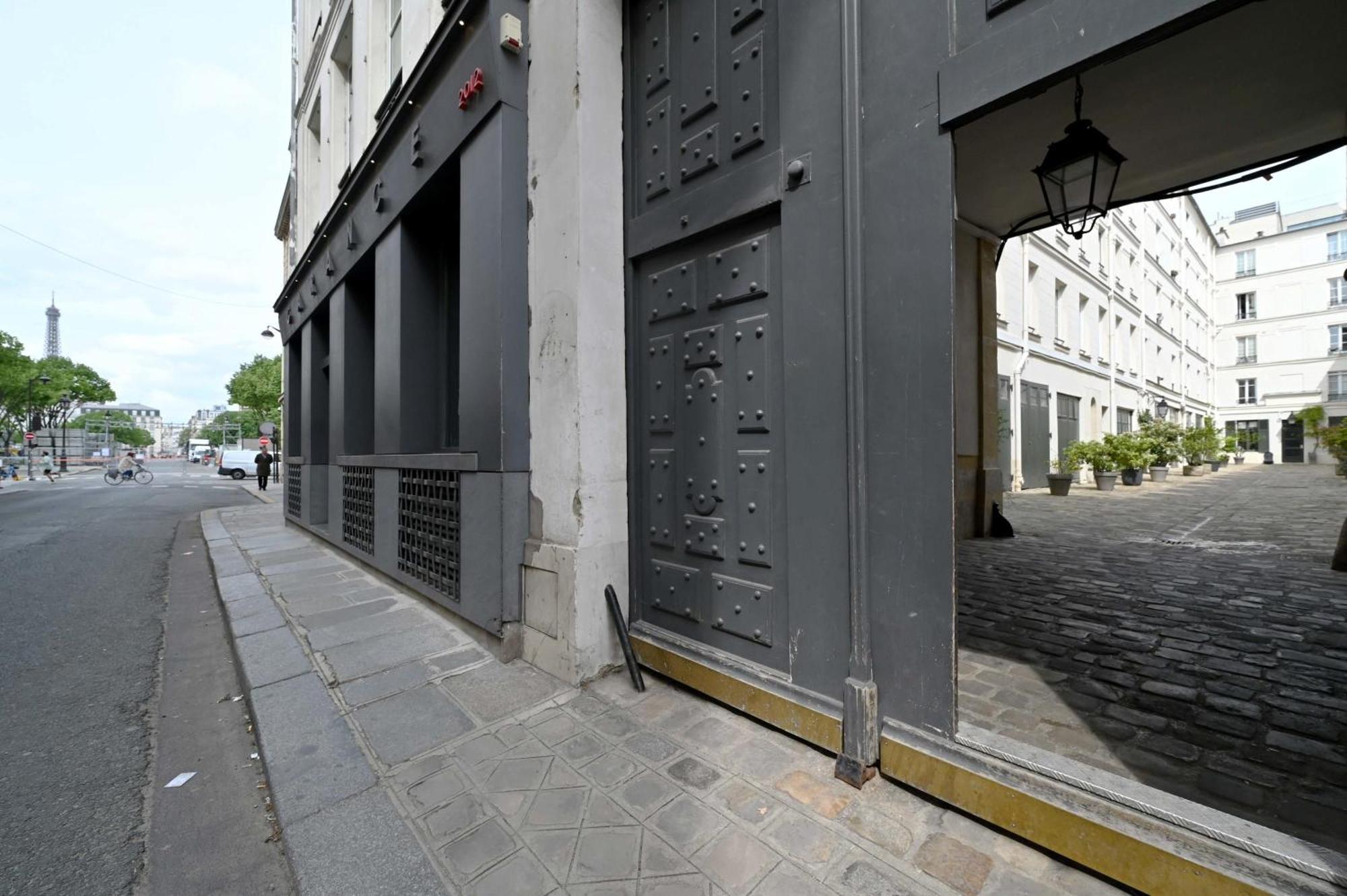 Small Studio Next To Invalides Apartment