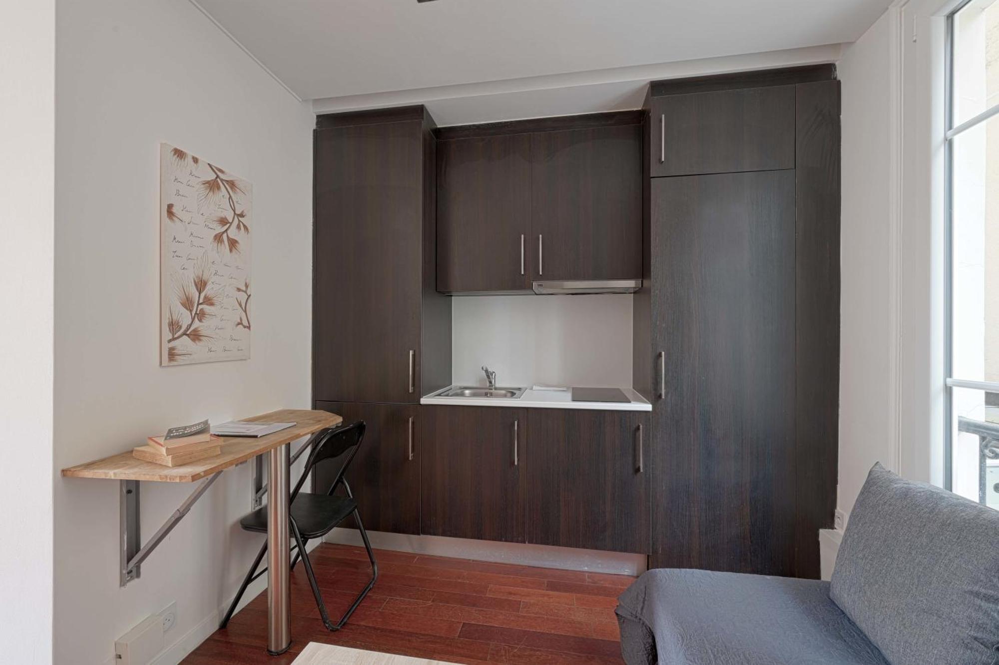 Small Studio Next To Invalides Apartment