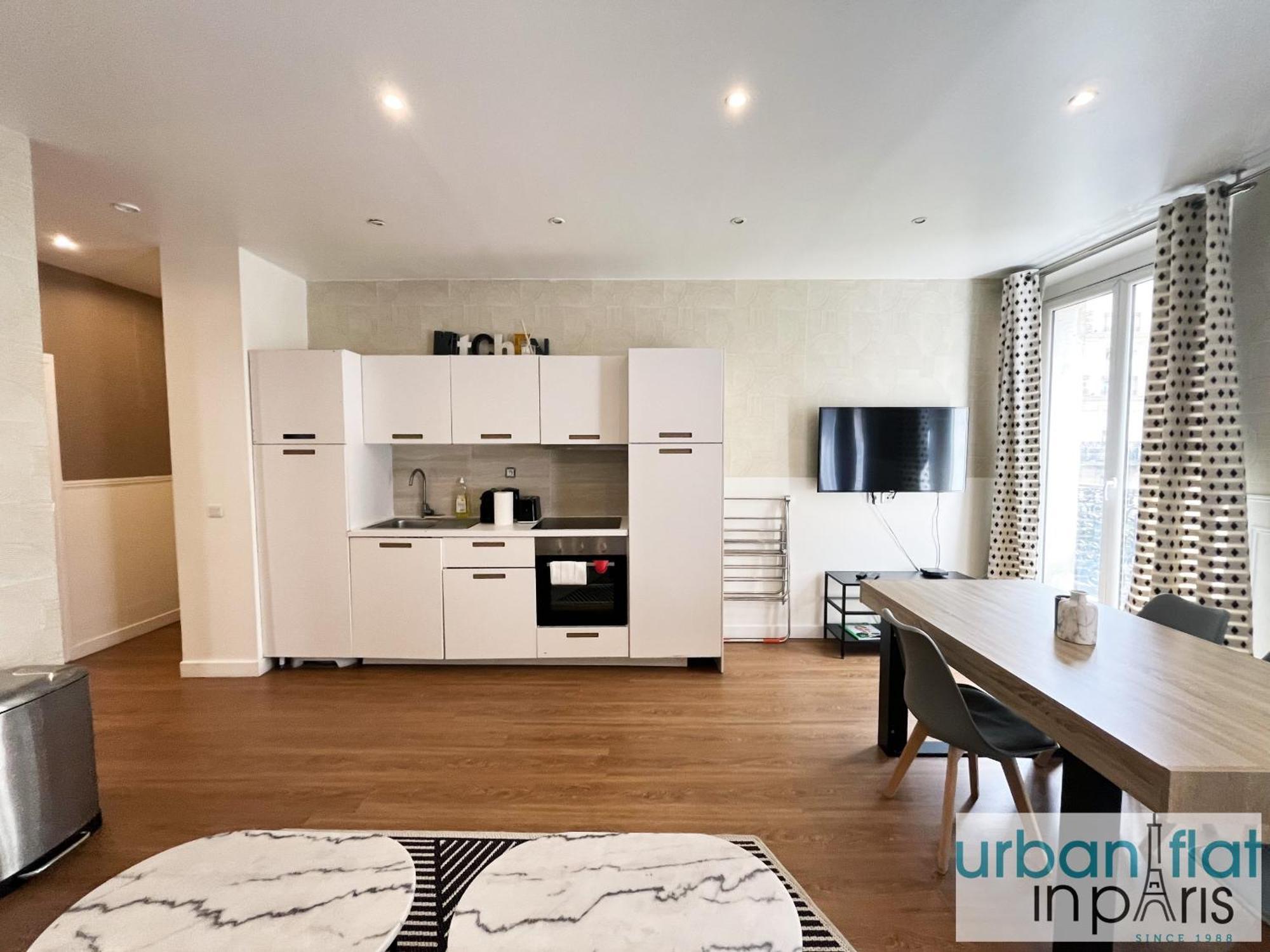 23 - Charming Parisian Flat In *