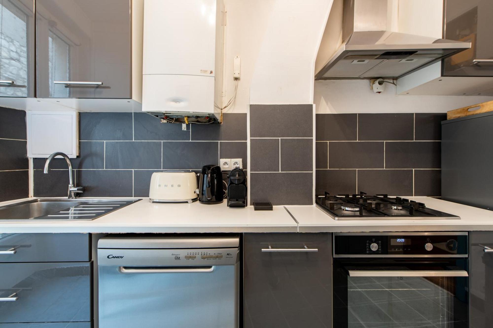 Appartement Stylish 2-bedroom Near The Famous Moulin Rouge Paris
