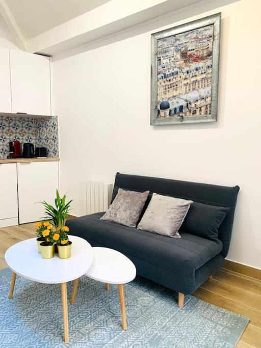House - 2 Bedrooms - Champs-elysees * Paris
