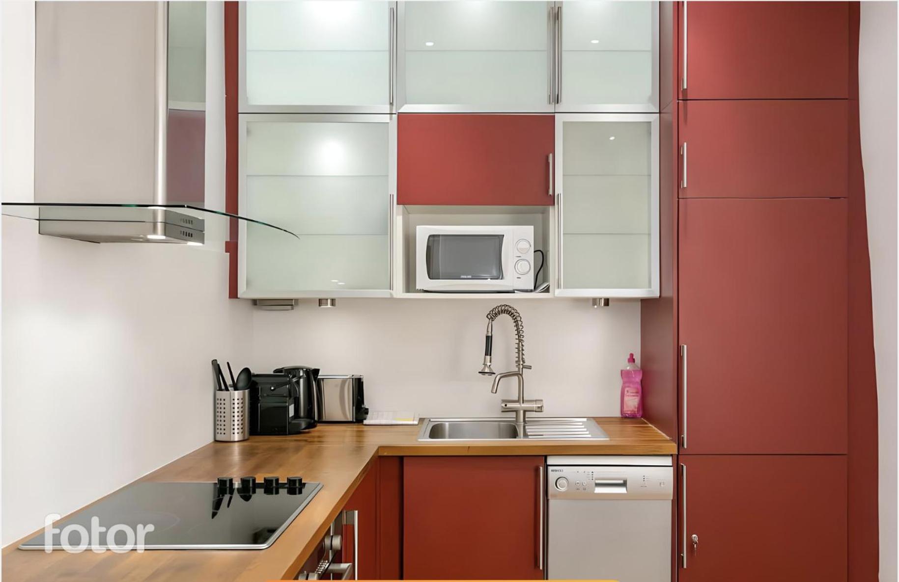 Apartment Du Lion/ac Historic Flat, Marais, 4-5 Guests *