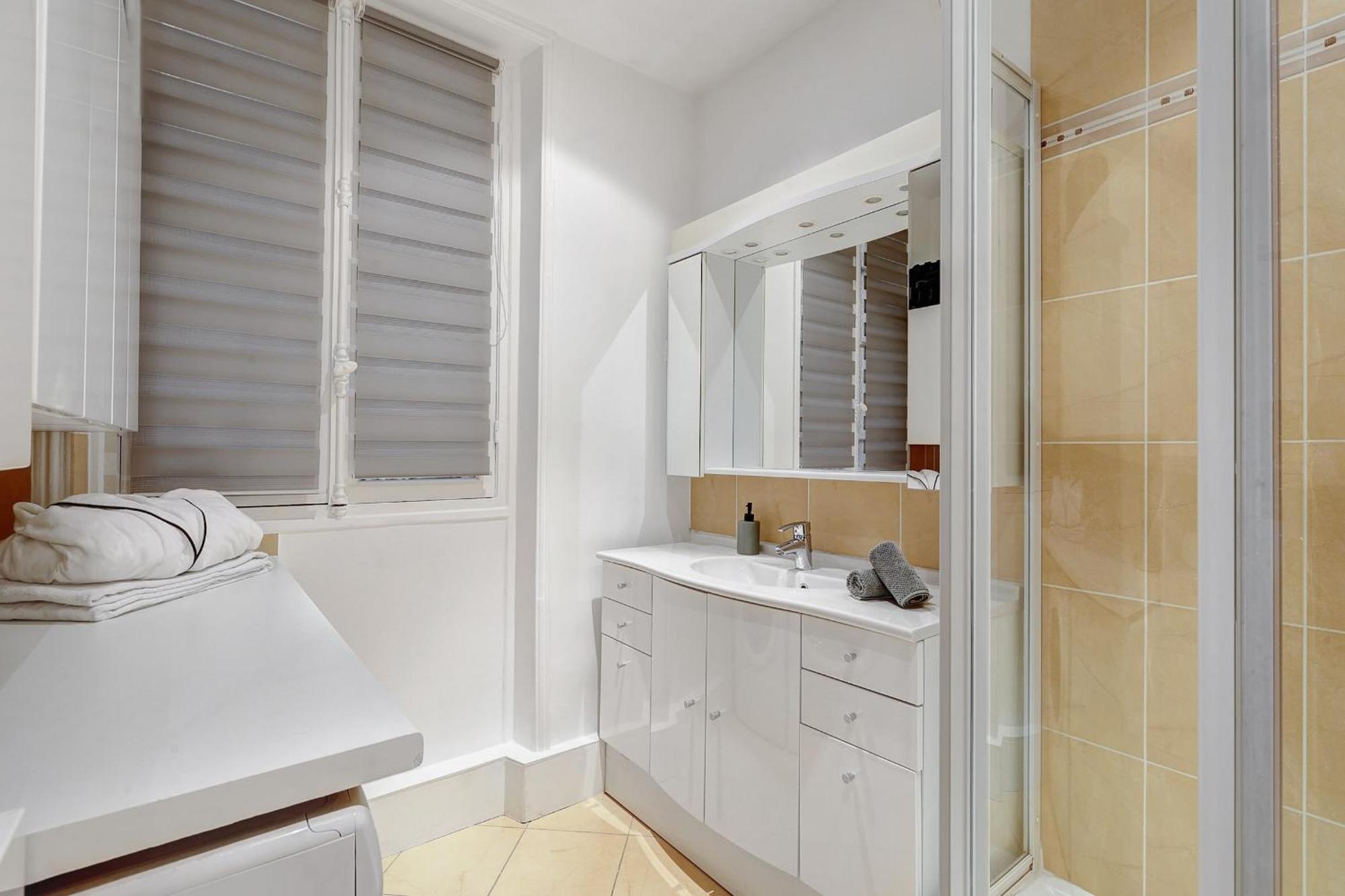 Historic Montparnasse & Jardin Atlantique - Cityapartmentstay Apartment *