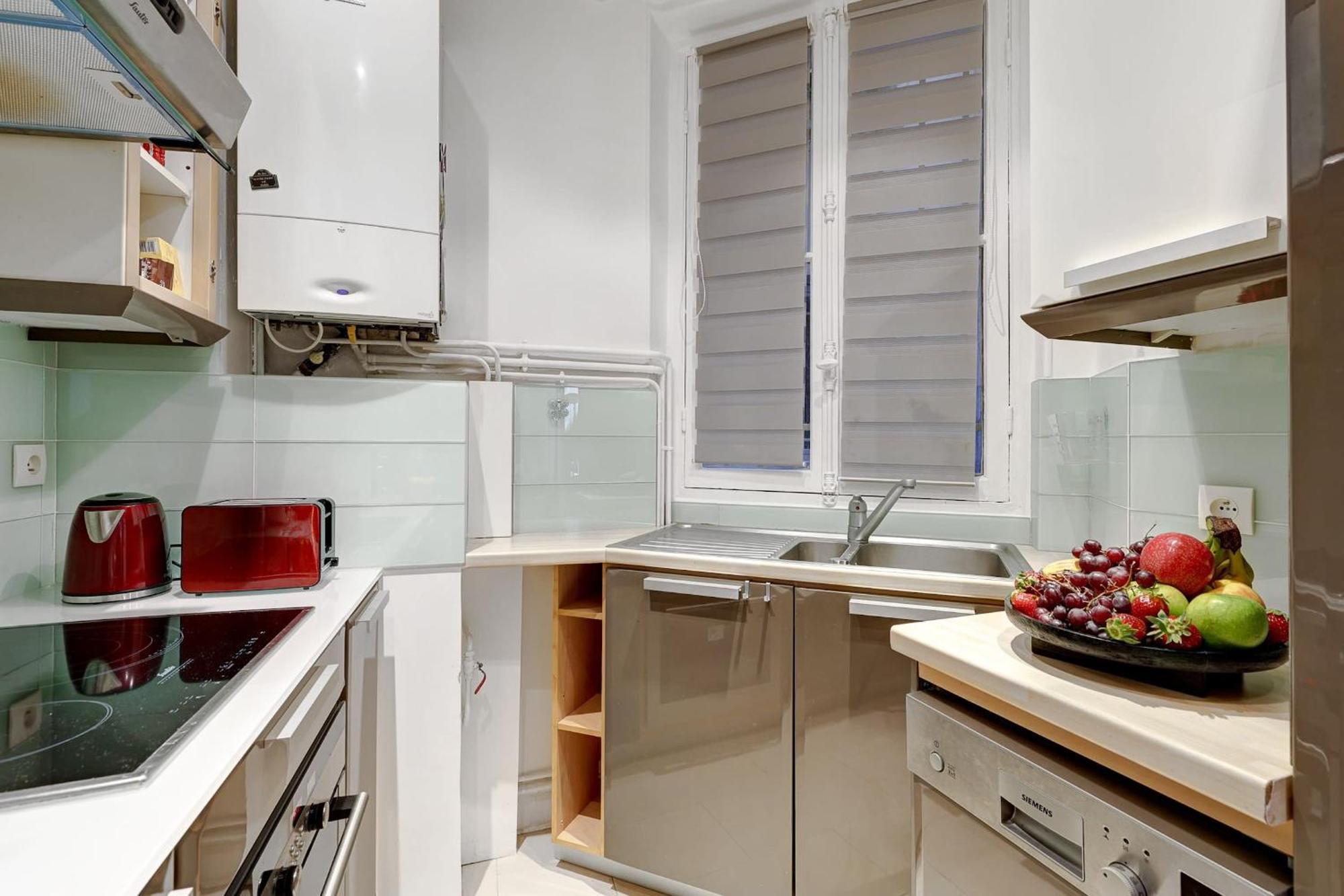 Historic Montparnasse & Jardin Atlantique - Cityapartmentstay Paris
