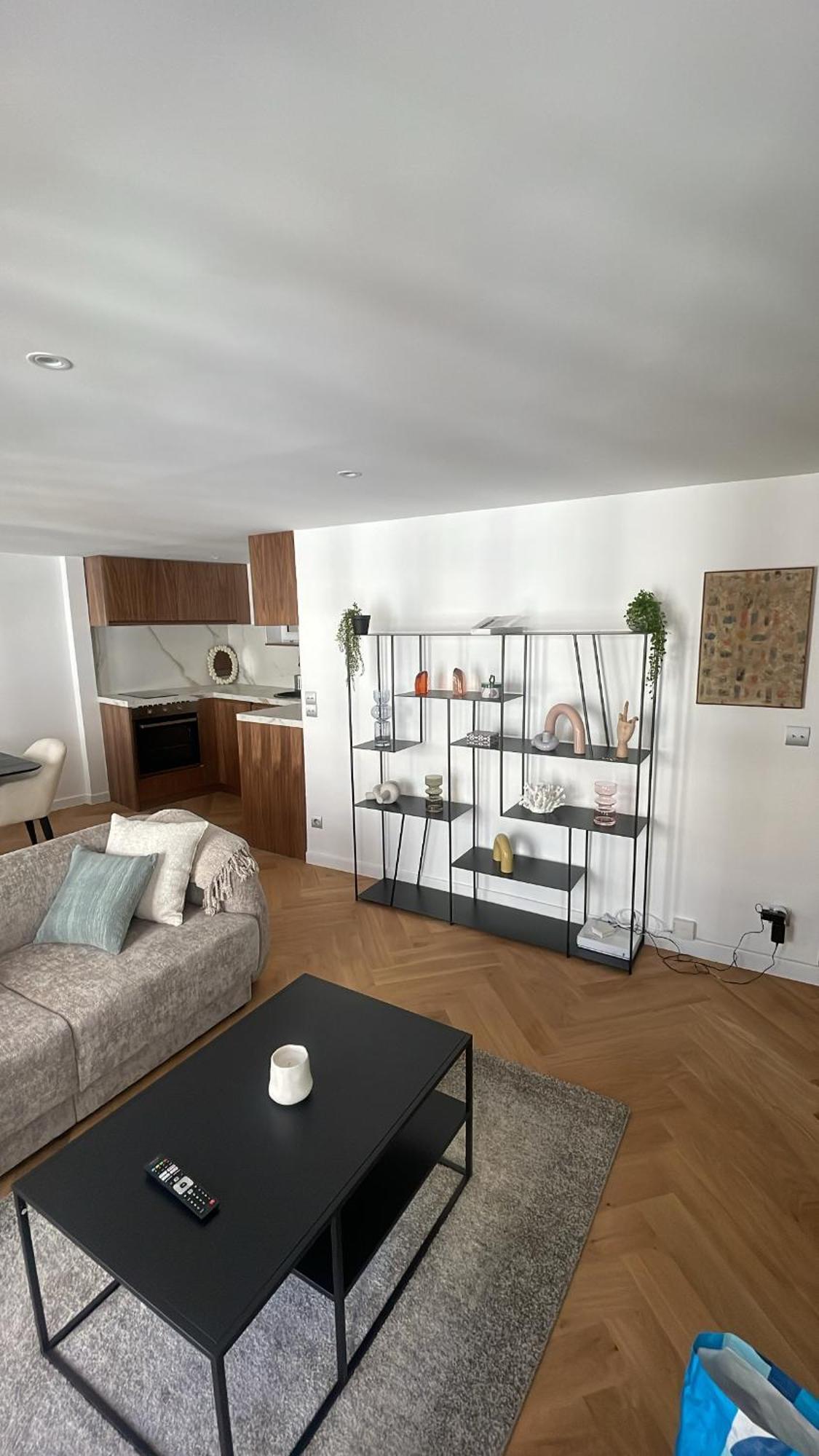 Apartment Neuf A 500m Des Champs-elysees *