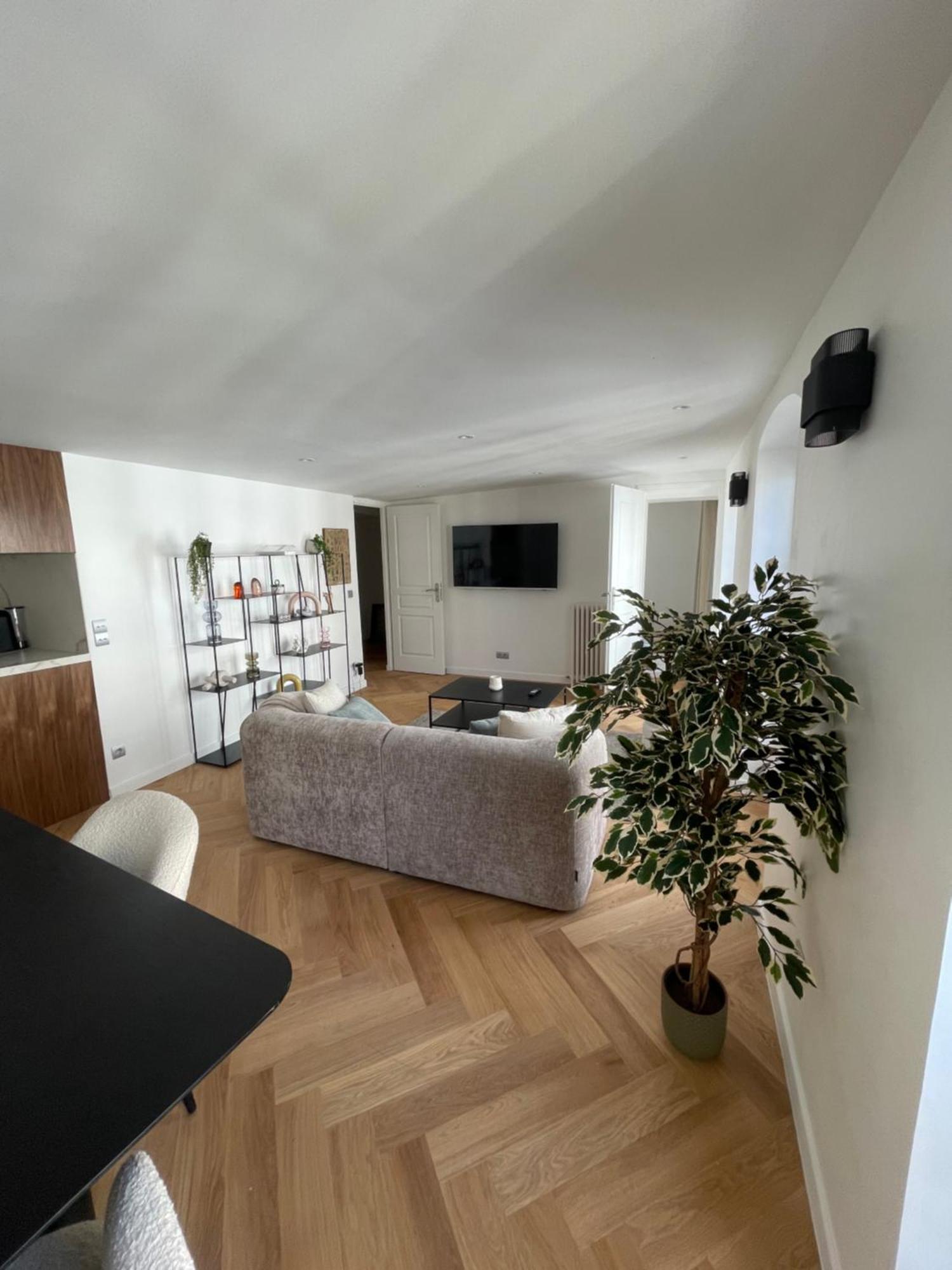 Apartment Neuf A 500m Des Champs-elysees Paris