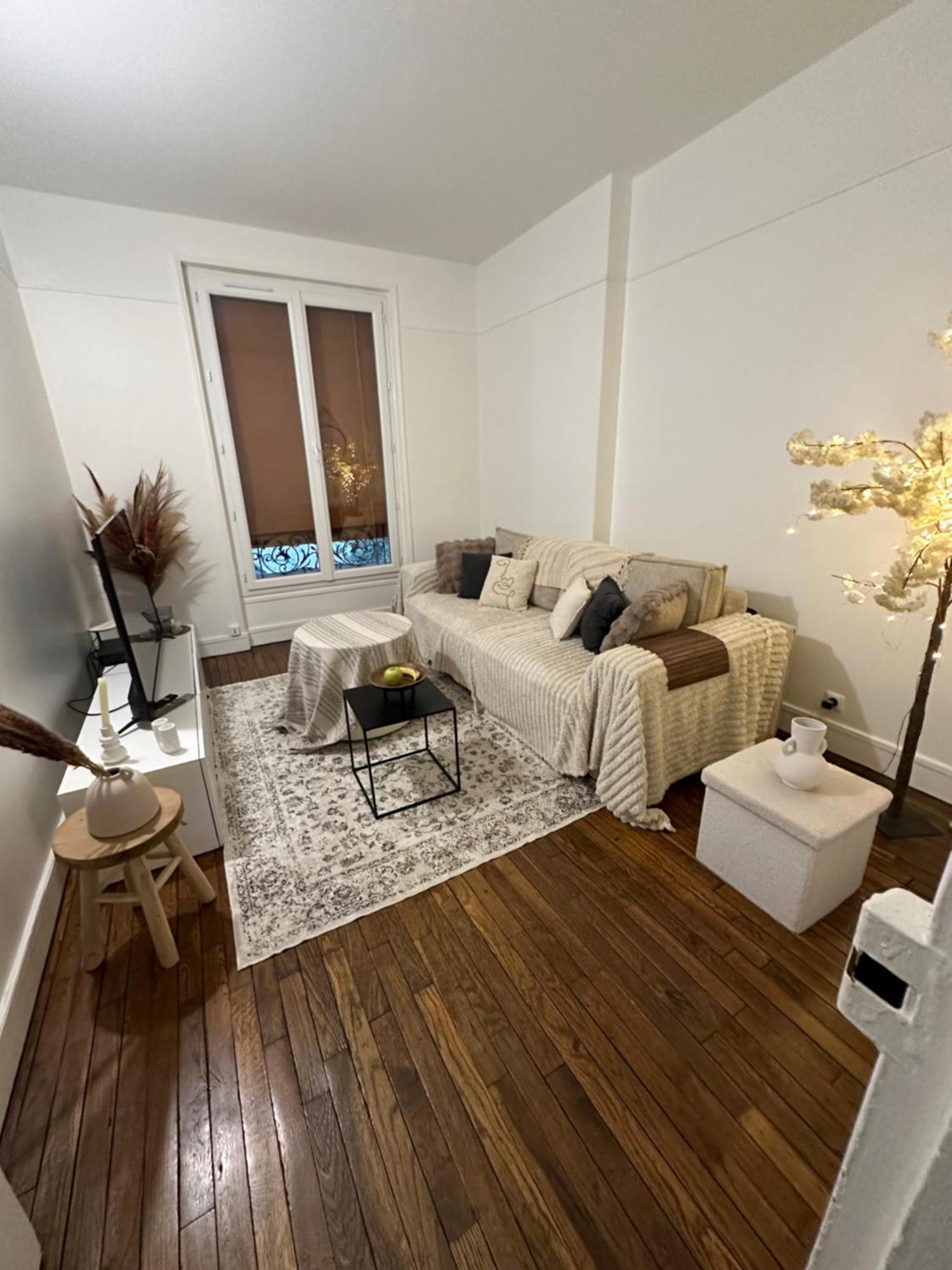 Cosy Haussmannien Apartment