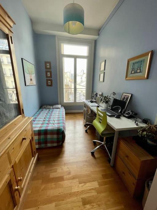 Apartment Familial Typiquement Parisien