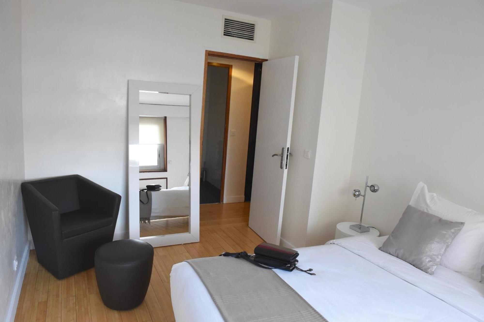 Short Apartment
