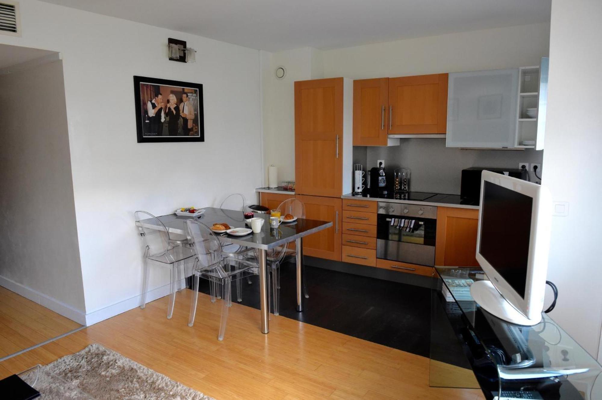 Short Apartment