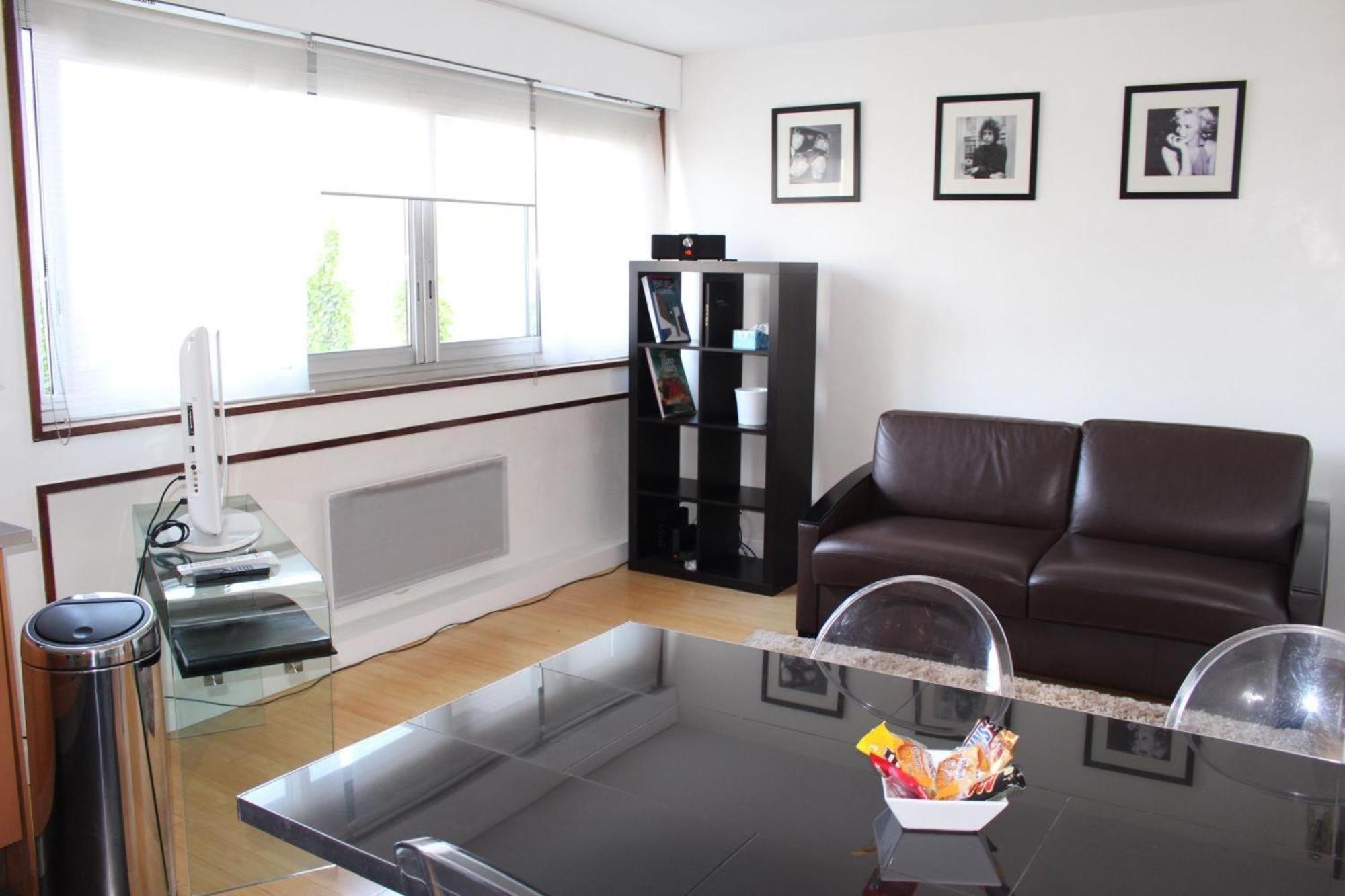 Short Apartment Paris