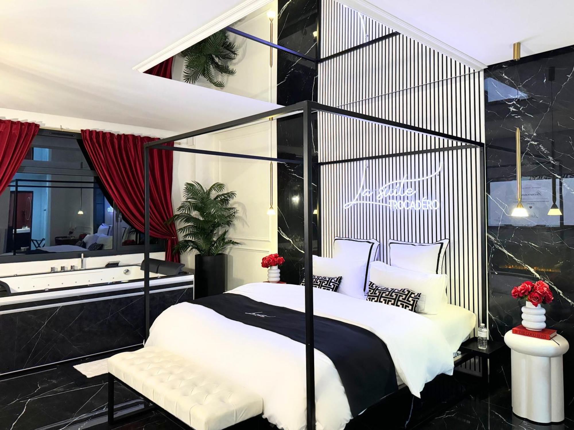 La Trocadero - Private Jaccuzi Apartment *