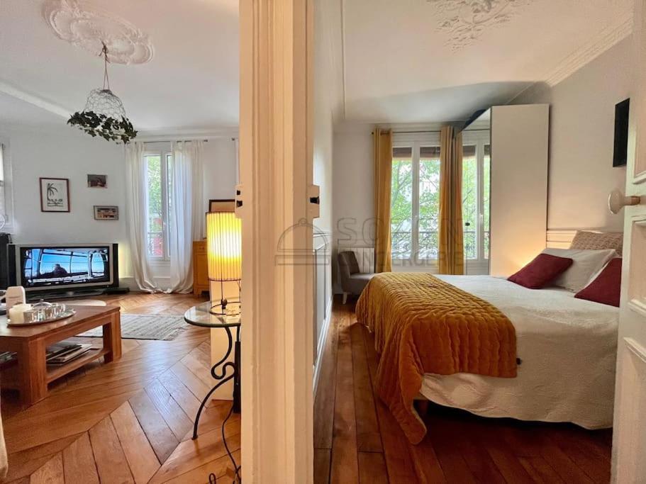 Le Montmartre 18 * Paris