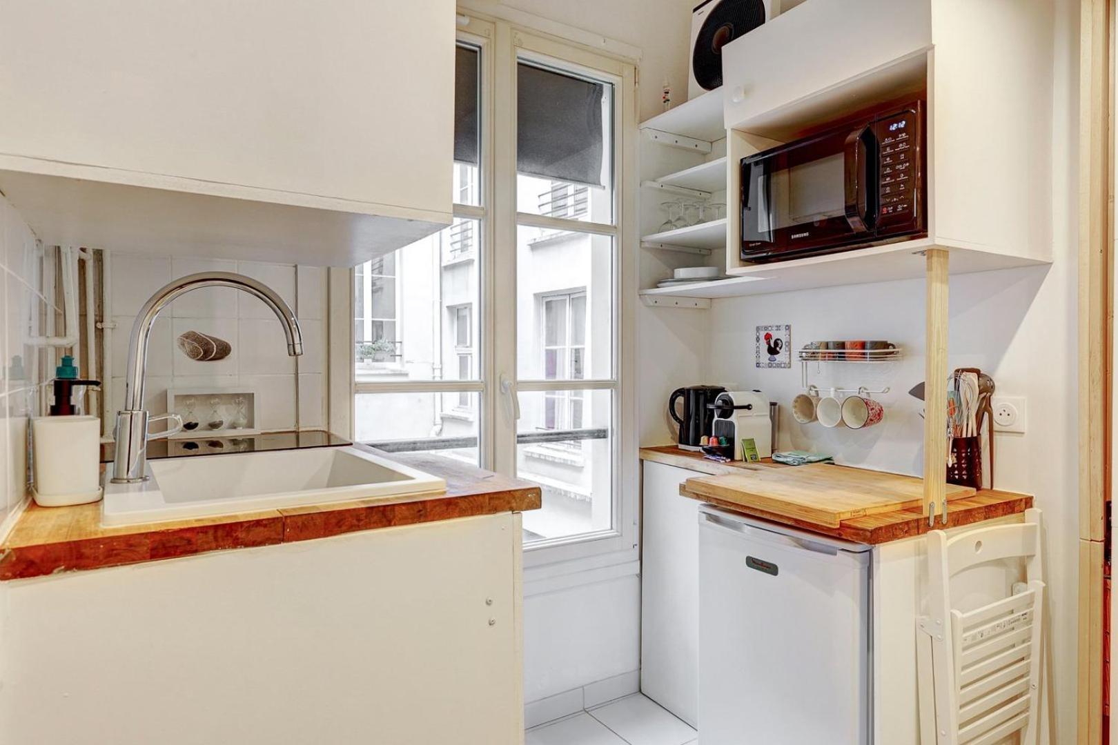 591 Daphne - Superbe Studio A Apartment *