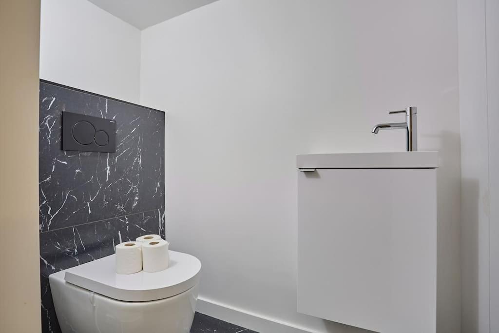 Duplex Center Of By Studioprestige *