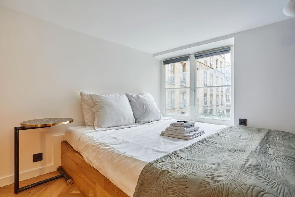 Duplex Center Of By Studioprestige