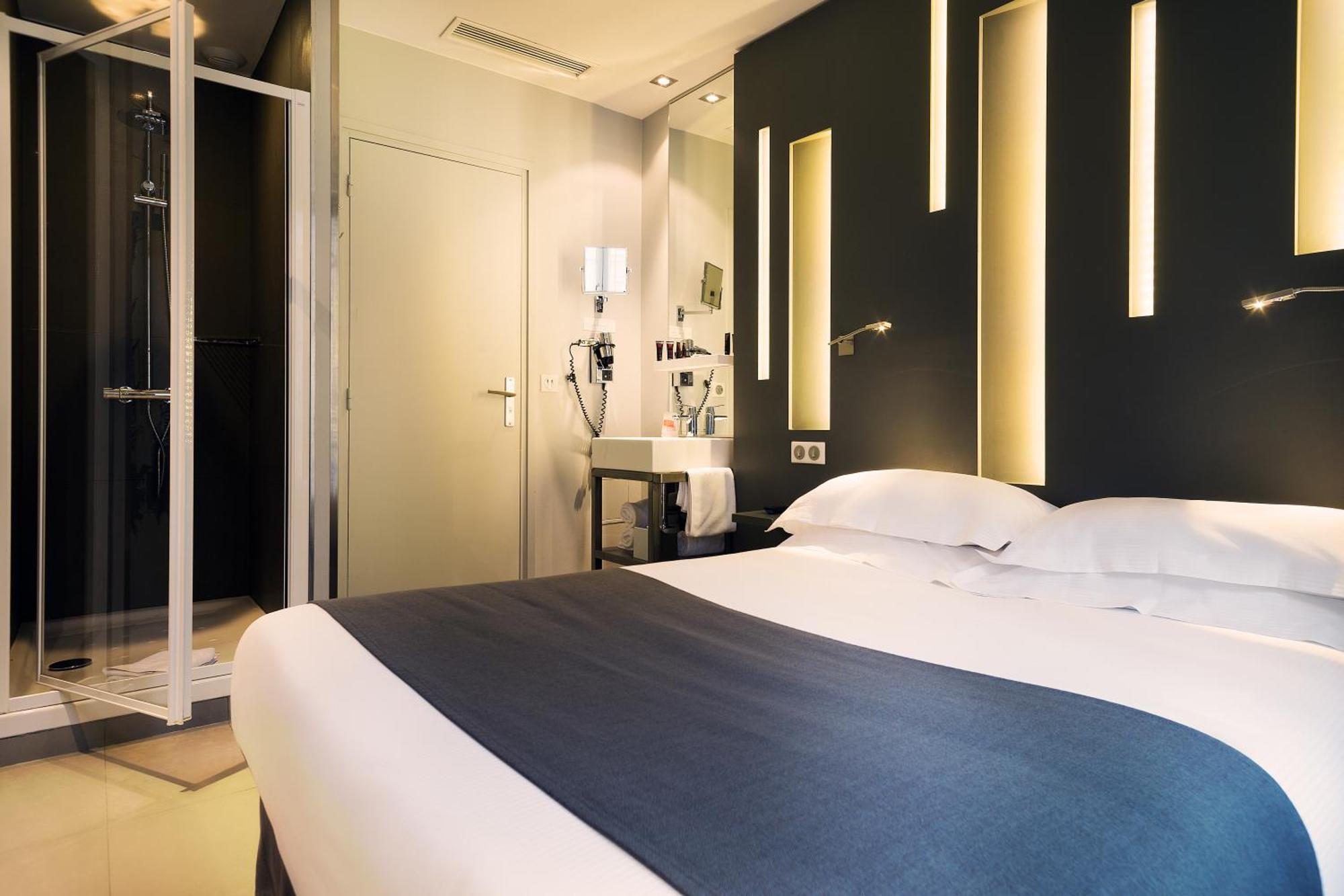 Arc De Triomphe Etoile Hotel