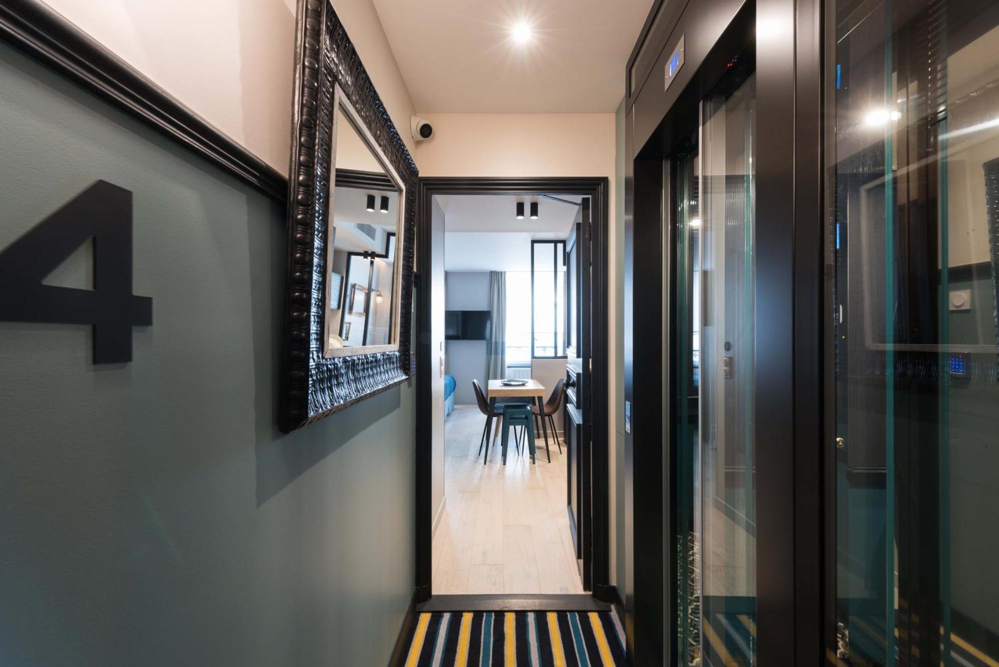 Du Louvre Apartment *