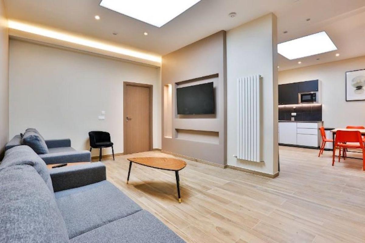 Blue Nights - Sebastopol Apartment *