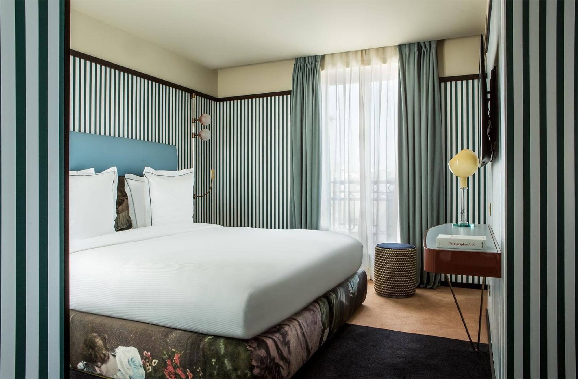 Hotel Du Rond-point Des Champs-elysees - Esprit De France