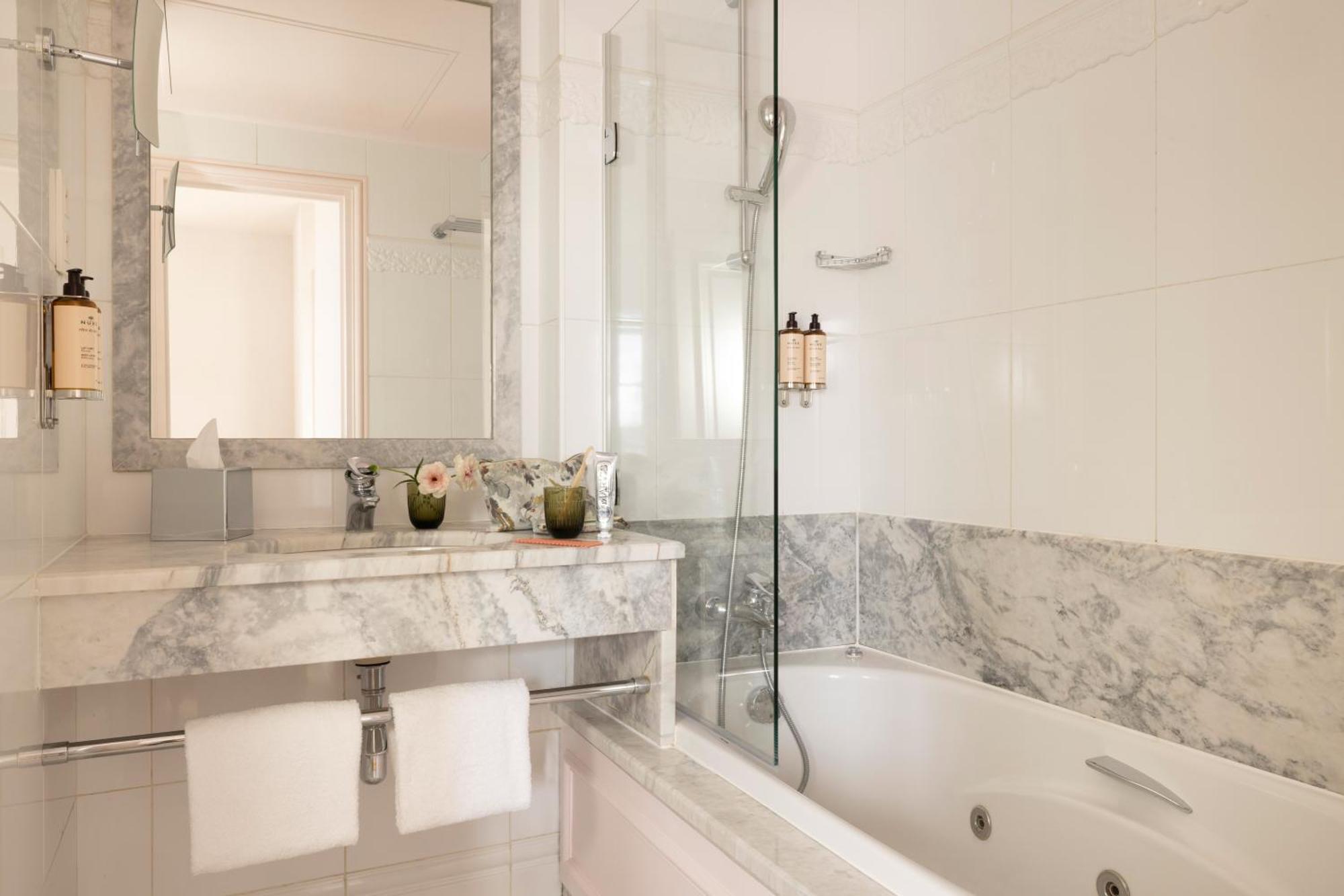 Hotel Le Lavoisier &