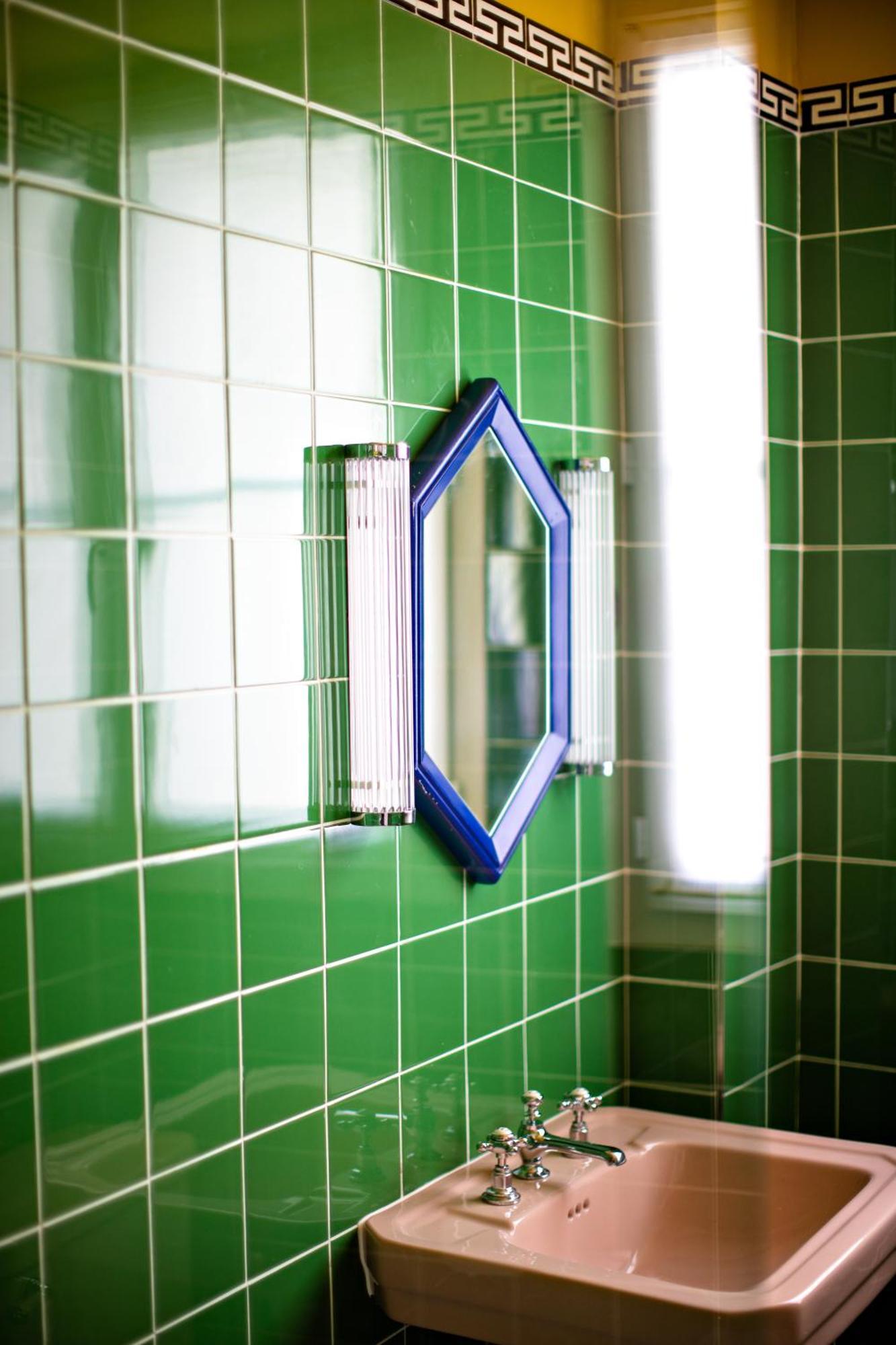 Les Deux Gares Hotel Paris