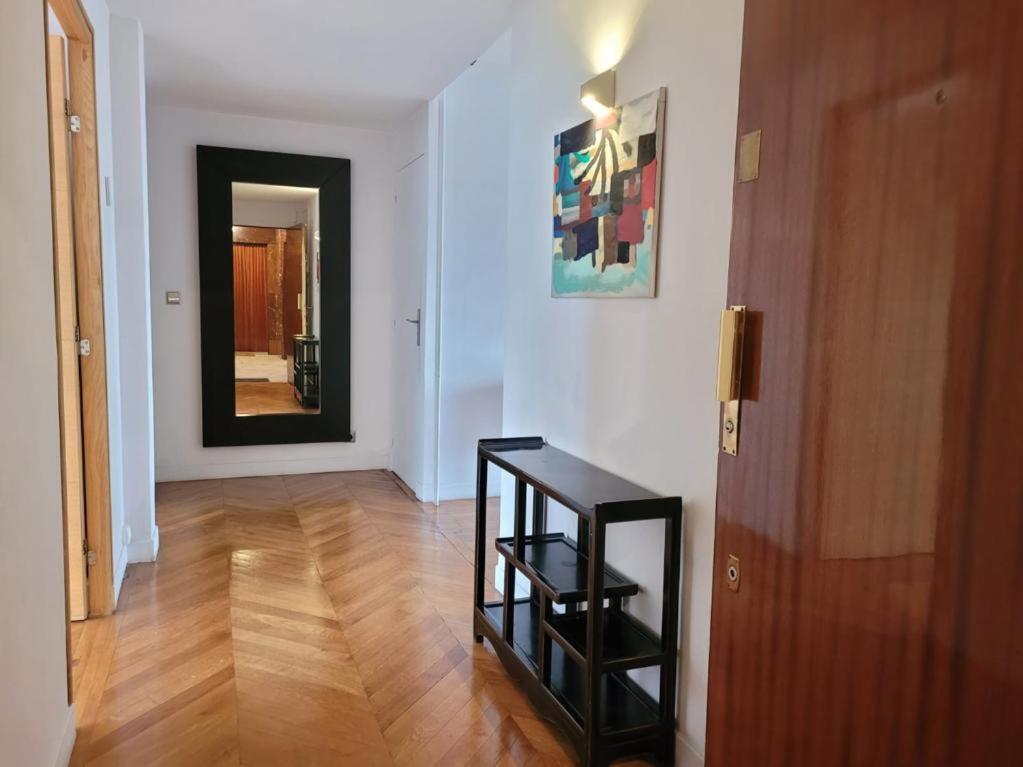 Eiffel Tower - Luxury 2 Bedroom