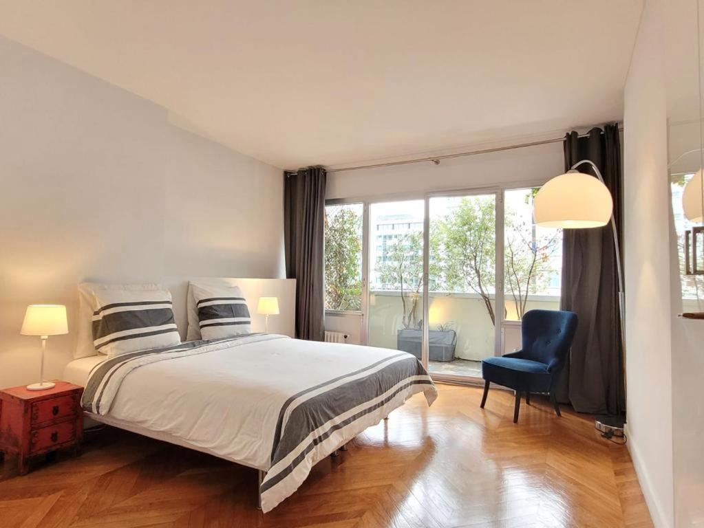 Eiffel Tower - Luxury 2 Bedroom