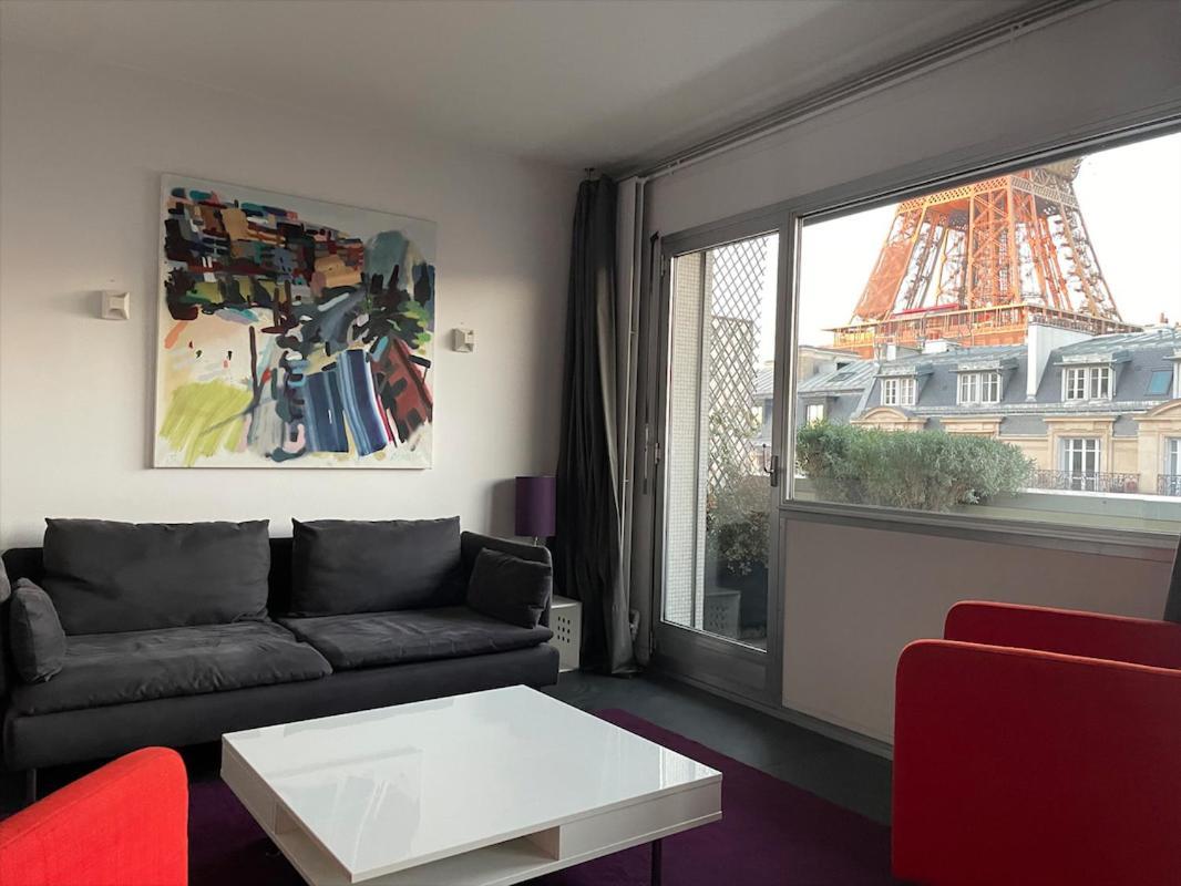 Eiffel Tower - Luxury 2 Bedroom Apartment *