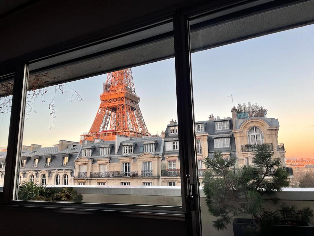 Eiffel Tower - Luxury 2 Bedroom Apartment Paris