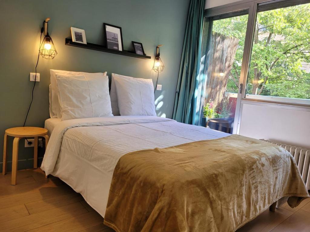 Apartment Eiffel Tower - Luxury 2 Bedroom *