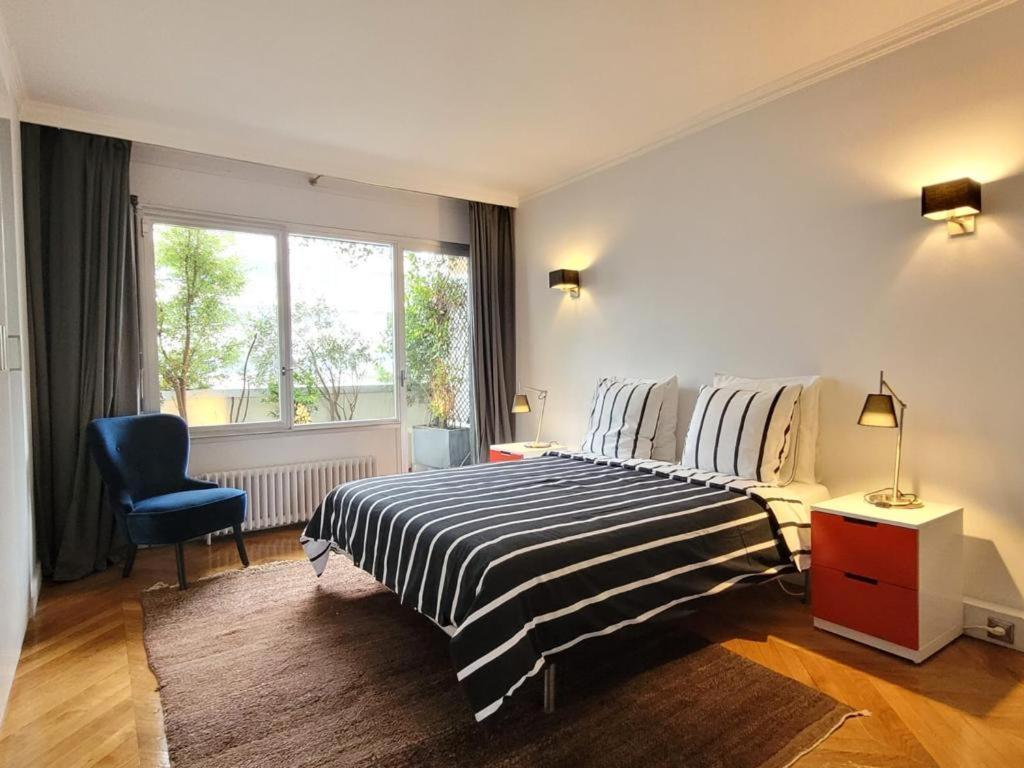 Eiffel Tower - Luxury 2 Bedroom Apartment Paris