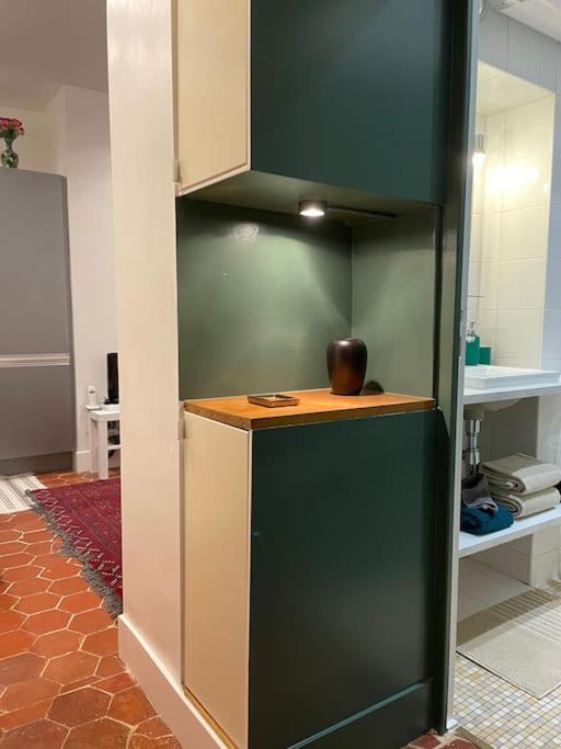 2 Pieces Parisien A 10 Min De Montmartre Apartment