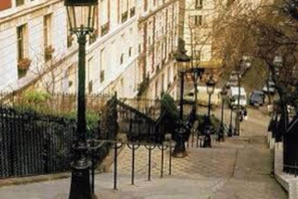 2 Pieces Parisien A 10 Min De Montmartre