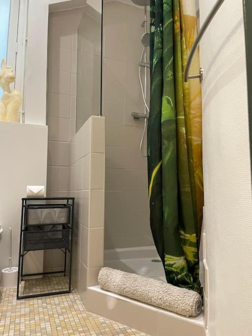 Apartment 2 Pieces Parisien A 10 Min De Montmartre Paris
