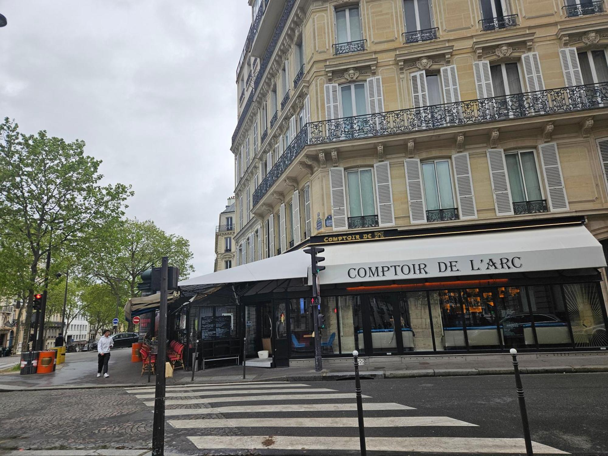 Champs Elysees Tour Eiffel *