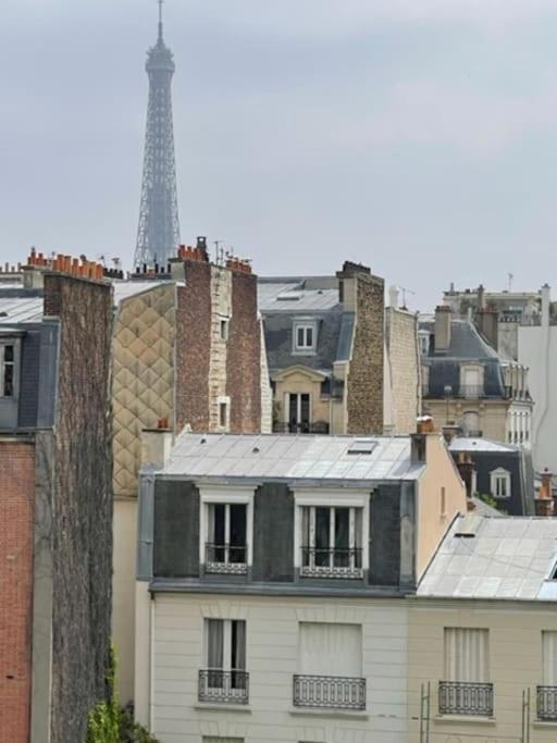 Apartment Calme Avec Vue Toits De Et Tour Eiffel